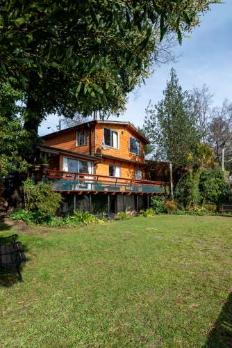 Arriendo Casa Mon, Sector Loncotraro, Villarrica a Puc�n Km.14,  con acceso directo al Lago Villarrica